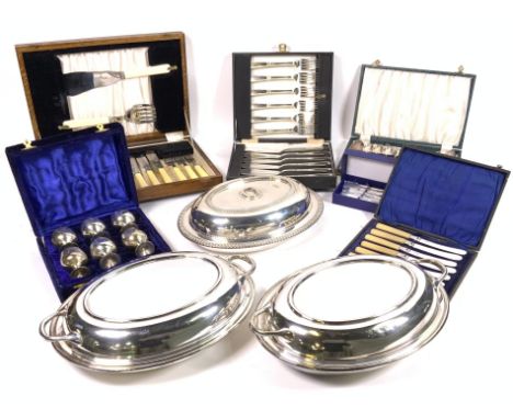 A QUANTITY OF SILVER PLATED WARES INCLUDNG THREE ENTREE DISHES AND CASED FLATWARE