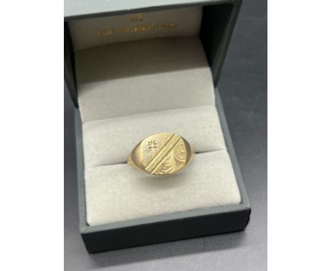 9ct yellow gold signet ring, fitted with a diamond. [Ring size W] [3.06Grams] 
