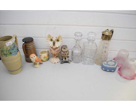 MIXED LOT GLASS AND CERAMICS TO INCLUDE DECANTERS, GLASS LIGHT SHADE, BESWICK MODEL OF AN OWL, WEDGWOOD JASPERWARE TRINKET BO