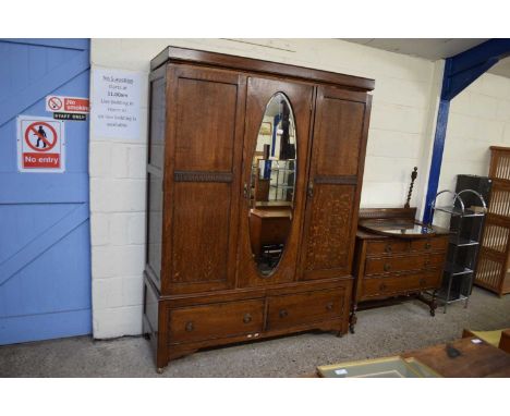 EARLY 20TH CENTURY OAK MIRROR DOOR WARDROBE, 144CM WIDE