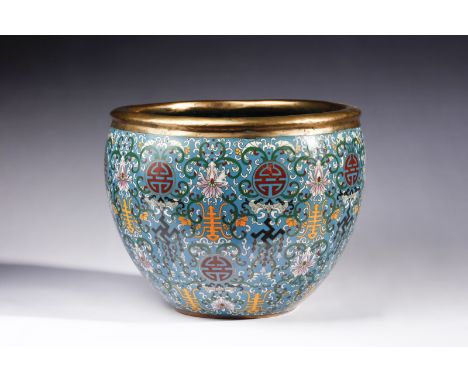 A cloisonnè enamel fish bowl China, 20th century  Cm 37,00 x 30,00 x 37,00