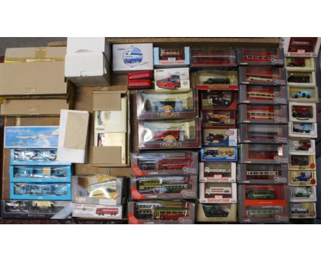 Diecast: A collection of eighteen (18) cased / boxed Corgi vehicles; together with various Matchbox, Lledo and other boxed an