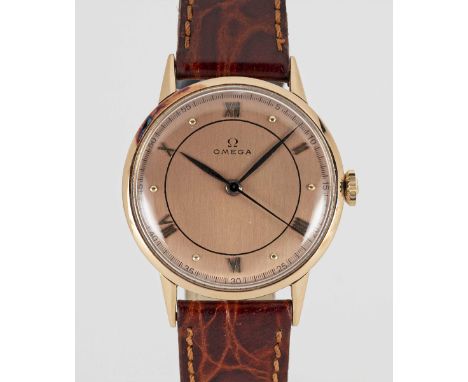 A GENTLEMAN'S 18K SOLID PINK GOLD OMEGA CENTRE SECONDS WRIST WATCHCIRCA 1940sMovement: 16J, manual, cal. 30 T2 SC, signed Ome