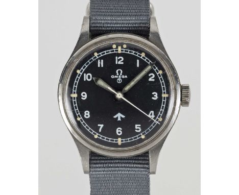 A GENTLEMAN'S STAINLESS STEEL BRITISH MILITARY OMEGA RAF PILOTS WRIST WATCHDATED 1953, REF. 2777-1 SC WITH "FAT ARROW" DIALMo