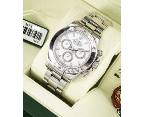 A GENTLEMAN'S STAINLESS STEEL ROLEX OYSTER PERPETUAL COSMOGRAPH DAYTONA BRACELET WATCHCIRCA 2008, REF. 116520 WITH WHITE DIAL