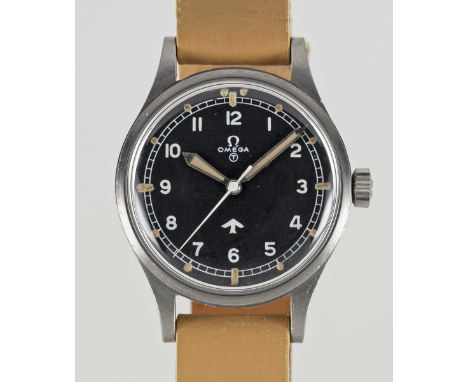 A GENTLEMAN'S STAINLESS STEEL BRITISH MILITARY OMEGA RAF PILOTS WRIST WATCHDATED 1953, REF. 2777-1 SC WITH "FAT ARROW" DIALMo