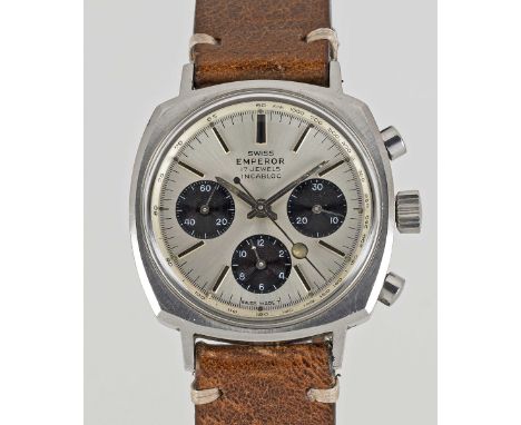 A GENTLEMAN'S STAINLESS STEEL SWISS EMPEROR CAMARO CHRONOGRAPH WRIST WATCH CIRCA 1970, WITH VALJOUX 72 MOVEMENT, "PANDA" DIAL