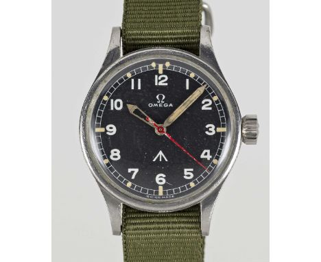 A GENTLEMAN'S STAINLESS STEEL ROYAL RHODESIAN AIR FORCE MILITARY OMEGA PILOTS WRIST WATCHCIRCA 1950s, REF. 2777-1 SC WITH RED
