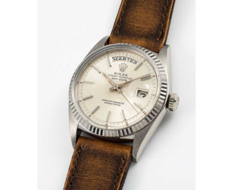 A GENTLEMAN'S 18K SOLID WHITE GOLD ROLEX OYSTER PERPETUAL DAY DATE WRIST WATCHCIRCA 1969, REF. 1803 WITH SILVER DIALMovement: