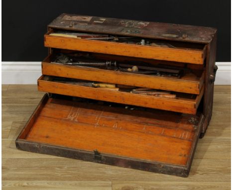 A tool chest, with three drawers containing a quantity of tools 