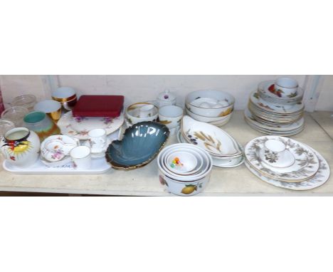 A Carlton ware Bleu Royale dish; a Shelley drip ware vase; a selection of Royal Worcester Evesham dinnerware and other china