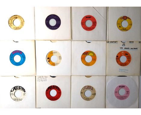 25 ORIGINAL 70'S US SINGLES (SOUL) - A collection of 25 Original US 70's Singles (Soul). The collection includes: Johnnie Tay