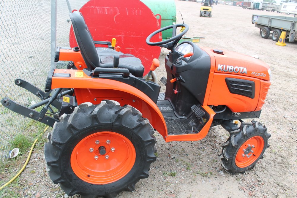 Sale Item KUBOTA B1220 MINI TRACTOR Vat Status Plus Vat 20 Buyers