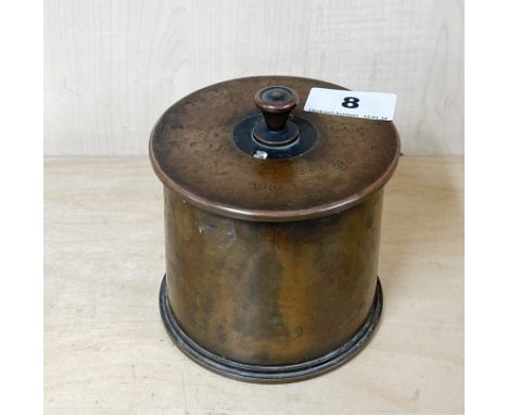 A 1916 trench art shell case tobacco jar, H. 11cm.