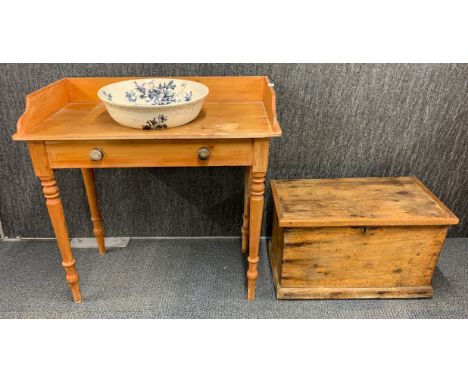 A pine wash bowl stand, 87 x 87 x 47 with ceramic wash bowl, together with a pine trunk.