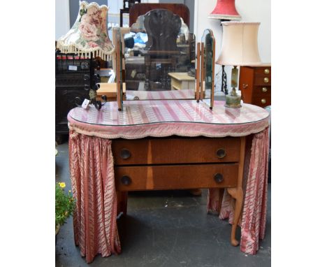 A three piece dressing mirror together with an onyx and gilt lamp and one other plus a  kidney shaped glass topped dressing t