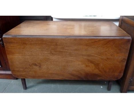 A Georgian gate leg table, 72cmH