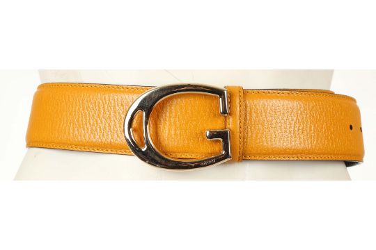 gilt gucci belt