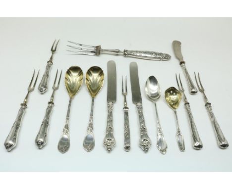 Lot of 11 German Jugendstil pieces by different makers, o.a.  serving forks with silver handles, length ca. 20 cm. Some  patt