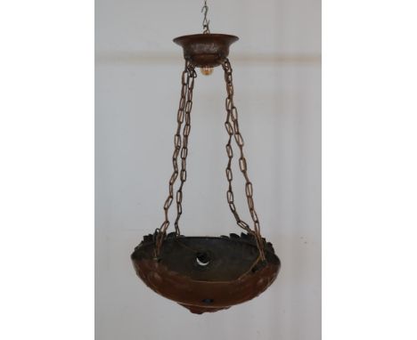 Latoenkoperen Art Deco 5 lichts hanglamp met decor van fruit.