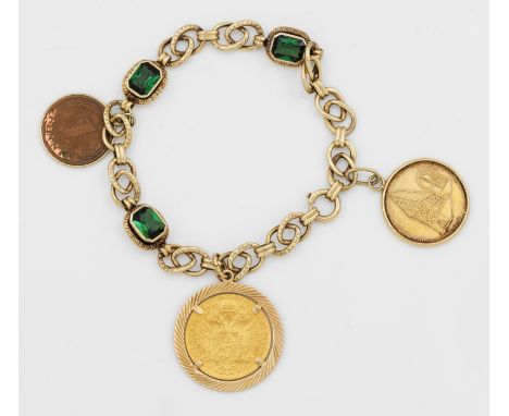 Bettelarmband mit Münzen und TurmalinenGelbgold, gest. 585. Besetzt mit tiefgrünen Turmalinen, zwei Goldmünzen (Gedenkmünze "