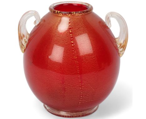 ARCHIMEDE SEGUSO for Seguso Vetri d’Arte, glass vase Murano 1940’s globe shape in red glass with Gold leaf inclusions with ap