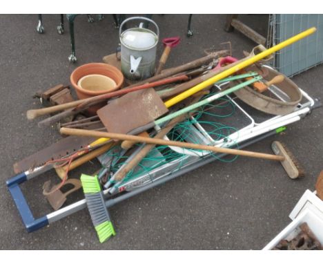 RECORD NO 34 VICE, QUANTITY OF TOOLS, GALVANIZED WATERING CAN ETC