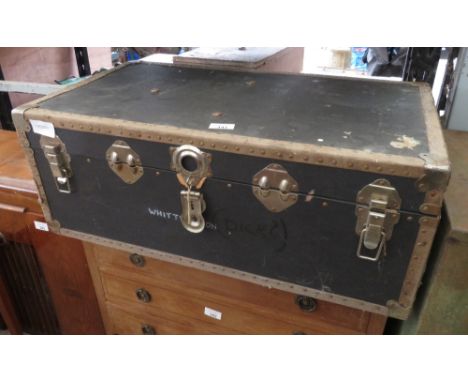 LARGE TRAVEL TRUNK