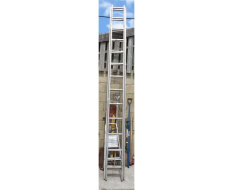 LARGE ALUMINIUM STEP LADDER