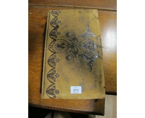 A VICTORIAN PHOTOGRAPH ALBUM with various black and white portrait photos in leather case