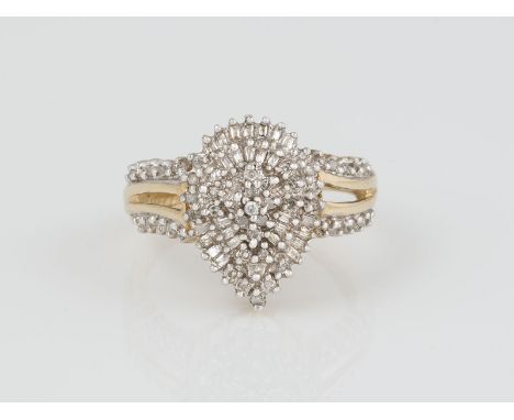 DIAMANT-RING Gelbgold. Ringmaß ca. 45. Gest. 10 K. Ges.-Gew. ca. 2,93 g. 79 facettierte Diamanten, zusammen ca. 0,23 ct.
