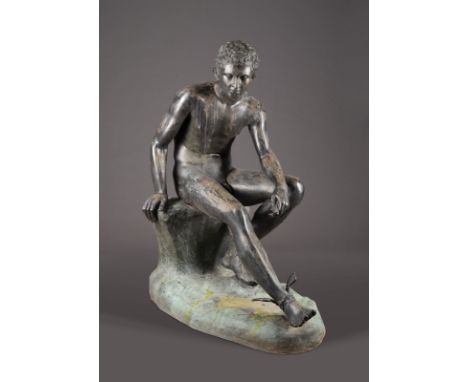 ITALIENISCHER BILDPLASTIKERTätig im 19./20. Jh.MONUMENTALER SITZENDER HERMES AUS HERCULANEUM Bronze, dunkel patiniert. H. 116