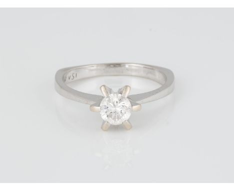 RING Weißgold. Ringmaß ca. 58, Ges.-Gew. ca. 4,4 g. Gest. 750, Carat-, Farb- und Reinheitsangabe des Diamanten gestempelt. Ei