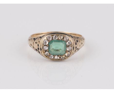 RING Gelbgold. Ringmaß ca. 54, Ges.-Gew. ca. 4,4 g. Geprüft mindestens 14 K. Ein Smaragd, ca. 0,45 ct., 13 Diamantrosen. Flor