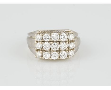 RING Weißgold. Ringmaß ca. 57, Ges.-Gew. ca. 6,8 g. Gest. 585. 15 Brillanten, zusammen ca. 1,40 ct.Provenienz: Juwelier-Auflö