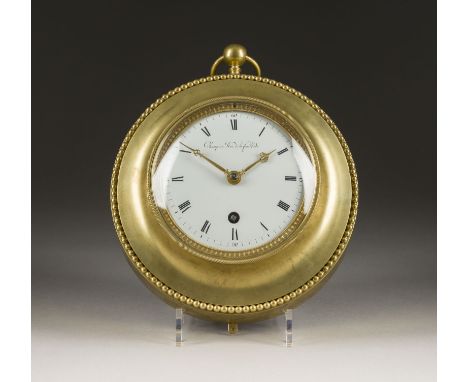 EMPIRE-WANDUHR Frankreich, Paris, 1. Viertel 19. Jh. Bronze, vergoldet, Email, Glas. 28,5 x 24 x 12 cm. Auf dem Zifferblatt b