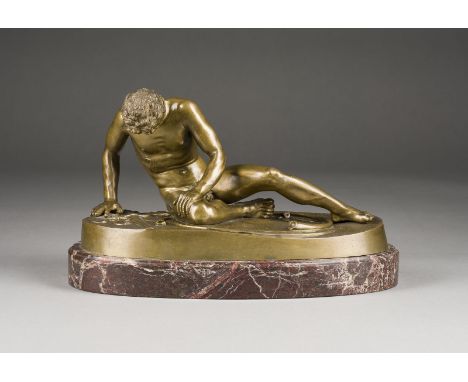 ITALIENISCHER BILDPLASTIKERTätig im 19./20. Jh.STERBENDER GALLIER Bronze, braun patiniert auf ovaler Plinthe und Marmorsockel