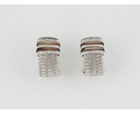 PAAR OHRSTECKER 'ROBERTO COIN' Weißgold. L. 2,3 cm, Ges.-Gew. ca. 17,4 g. Gest. 18 K, italienische Punzierung. Zusammen 66 Br