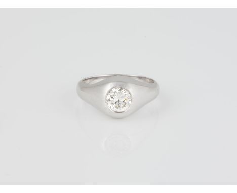 RING Weißgold. Ringmaß ca. 55,5, Ges.-Gew. ca. 8 g. Geprüft 18 K. Ein Brillant, ca. 0,95 ct., facettierte Kalette.