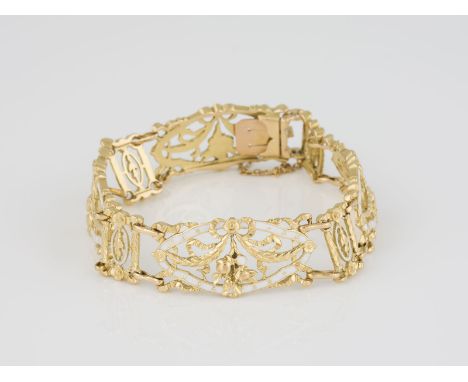 ARMBAND Gelbgold, Rotgold. L. ca. 20 cm, Ges.-Gew. ca. 34,5 g. Geprüft 18 K, Schließe mit französischer Adlermarke, Meisterpu