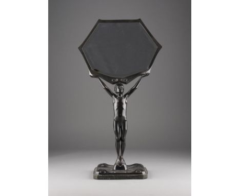 PETER WINTER-HEIDINGSFELD1871 - 1920STEHENDER JUNGENAKT MIT SPIEGEL Bronze, dunkel patiniert, auf quadratischer Plinthe und M