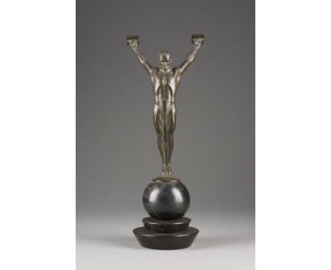 OTTO SCHMIDT-HOFER1873 Berlin - 1925 ebendaIKARUS 'ALLEGORIE DER LUFFTFAHRT' Bronze, dunkelgrün patiniert, auf runder Marmork