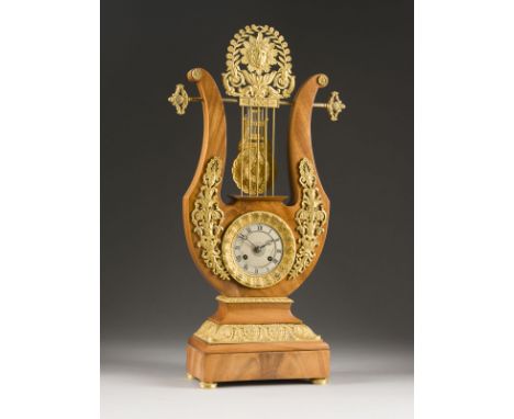 CHARLES X. LYRAUHR Frankreich, um 1820/40 Nussholz, Bronze, vergoldet, Metall, Stahl. 57 x 23 x 12 cm. Werk mit Nr. '1128'. A