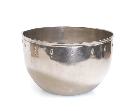 A Ralph Lauren silver plated champagne bowl, of recent manufacture, comprising an engraved band to the rim and repeated caboc