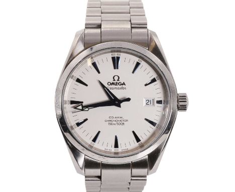 A gentlemen's stainless steel Omega Seamaster Aqua Terra automatic bracelet watch,  with a 39mm diameter case, a silvered dia