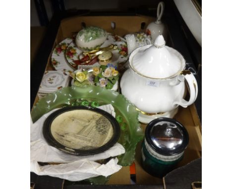 A large collection of ceramics including Goebel Robin, art deco lighters, various service ware, chinaware, collectors plates,
