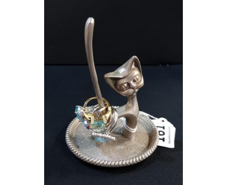 VINTAGE WALTER BOSSE CAT RING HOLDER AND 5 SILVER RINGS