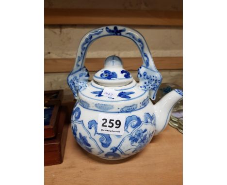 CHINESE BLUE AND WHITE TEAPOT