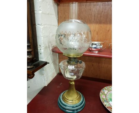 VICTORIAN BRASS AND CLEAR GLASS OIL LAMP 