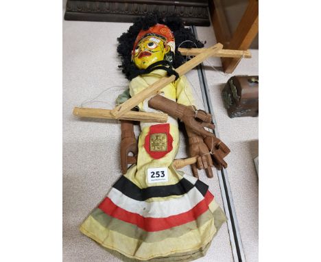 VINTAGE DOUBLE SIDED PUPPET ON A STRING 